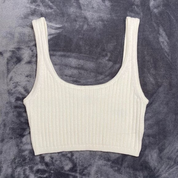 Aritzia Manila Tank - Picture 3 of 3